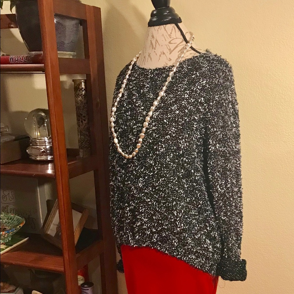 Hi-Lo Black & White Sweater - Medium/Large